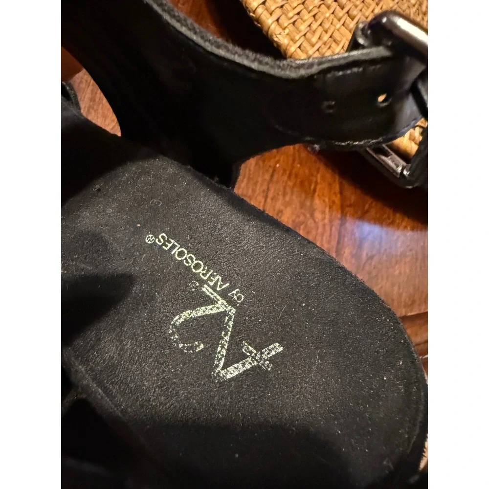 AEROSOLES great may